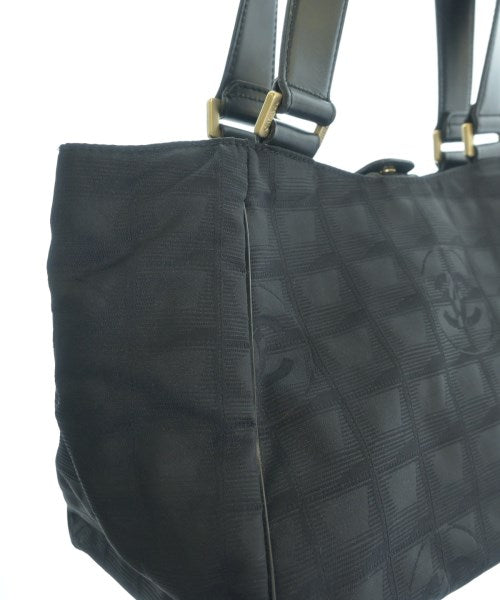 CHANEL กระเป๋าถือ