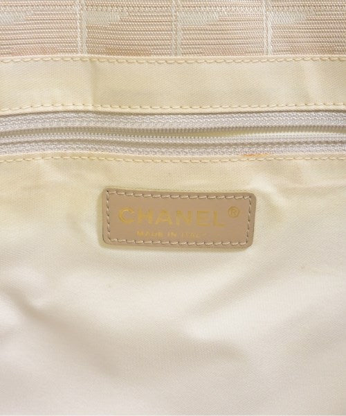 CHANEL กระเป๋าถือขนาดใหญ่