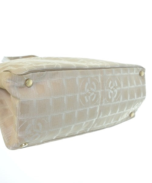 CHANEL กระเป๋าถือขนาดใหญ่