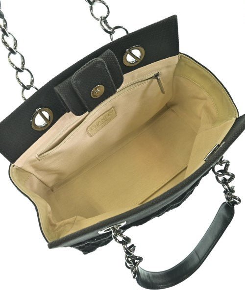 CHANEL กระเป๋าถือ