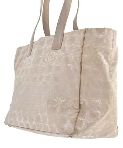 CHANEL กระเป๋าถือขนาดใหญ่