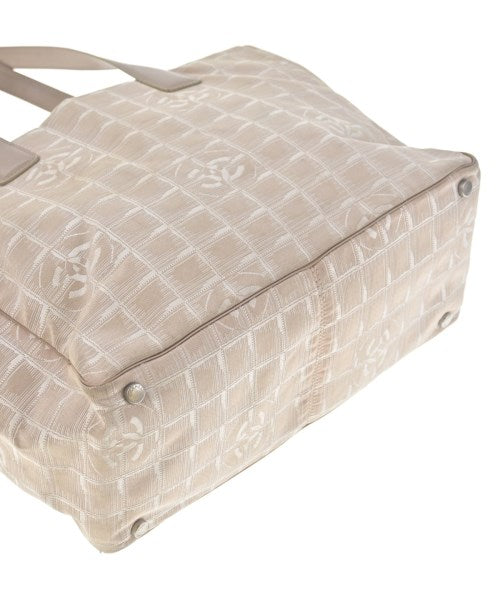 CHANEL กระเป๋าถือขนาดใหญ่
