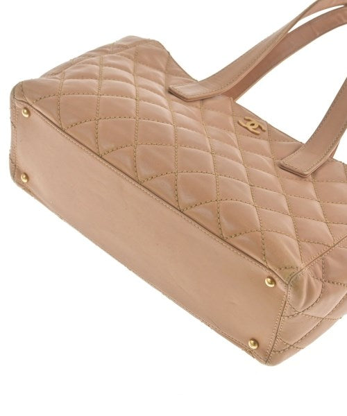 CHANEL กระเป๋าถือขนาดใหญ่