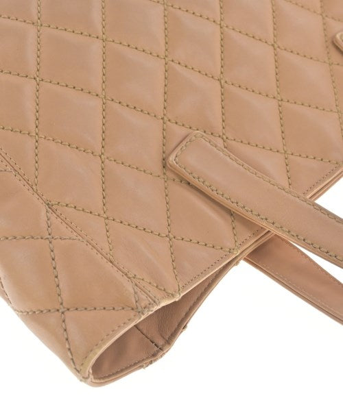 CHANEL กระเป๋าถือขนาดใหญ่