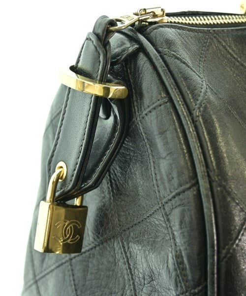 CHANEL กระเป๋าใส่อุปกรณ์ขนาดใหญ่