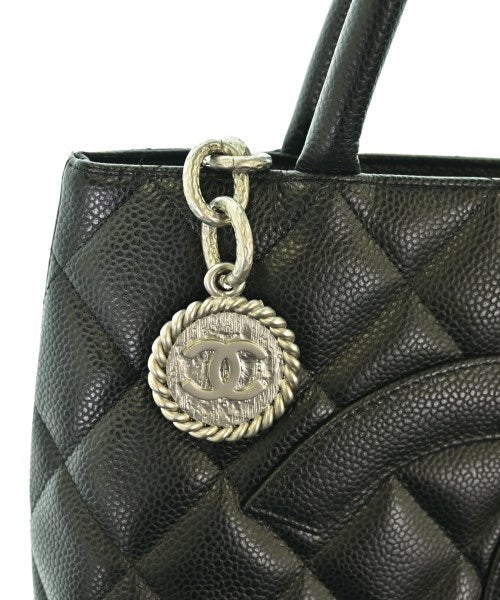 CHANEL กระเป๋าถือขนาดใหญ่