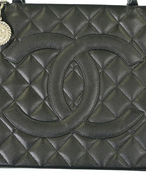 CHANEL กระเป๋าถือขนาดใหญ่