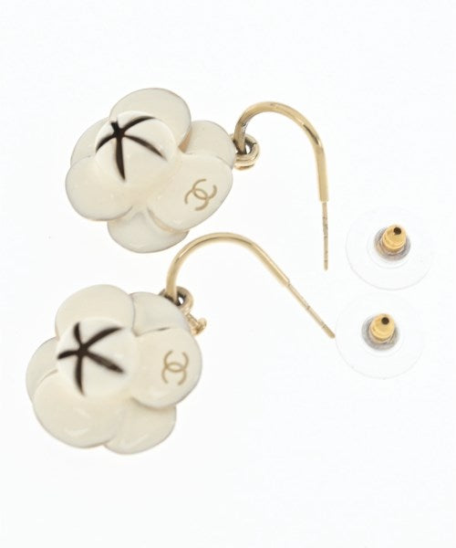 CHANEL เจาะ