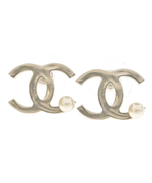 CHANEL เจาะ
