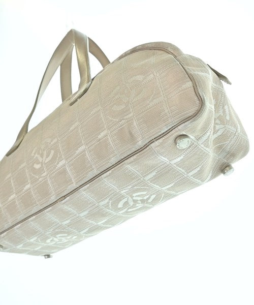 CHANEL กระเป๋าใส่อุปกรณ์ขนาดใหญ่