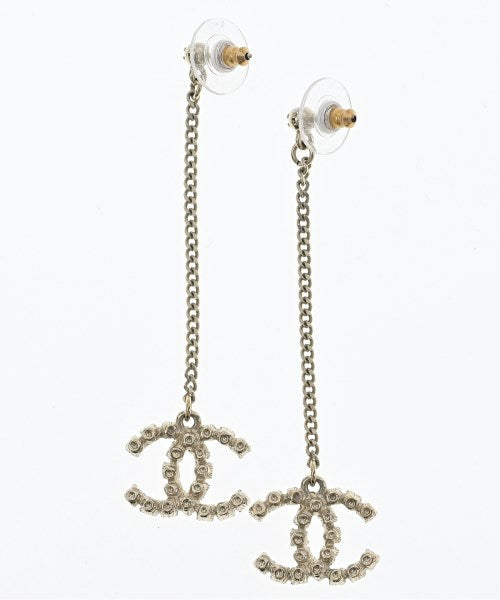 CHANEL เจาะ