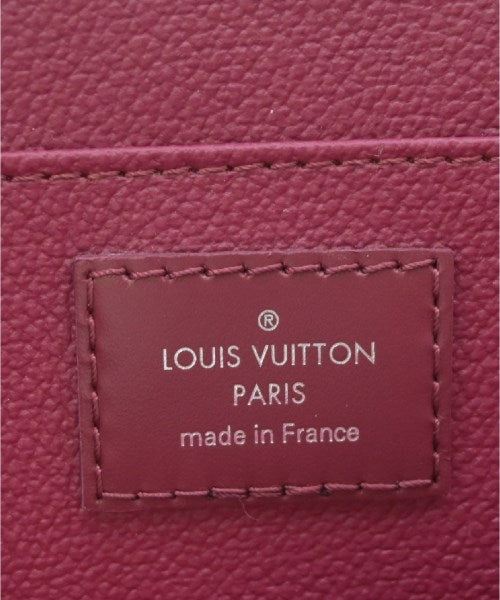 LOUIS VUITTON คลัตช์