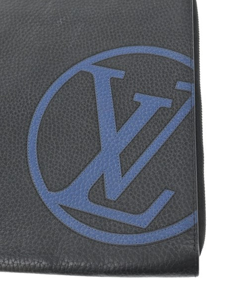 LOUIS VUITTON คลัตช์
