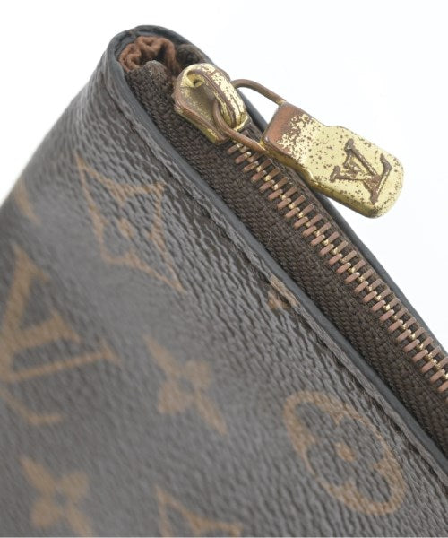 LOUIS VUITTON คลัตช์