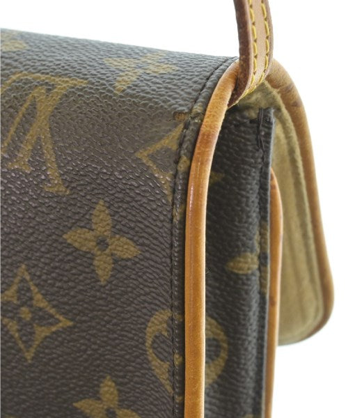 LOUIS VUITTON กระเป๋าสะพาย