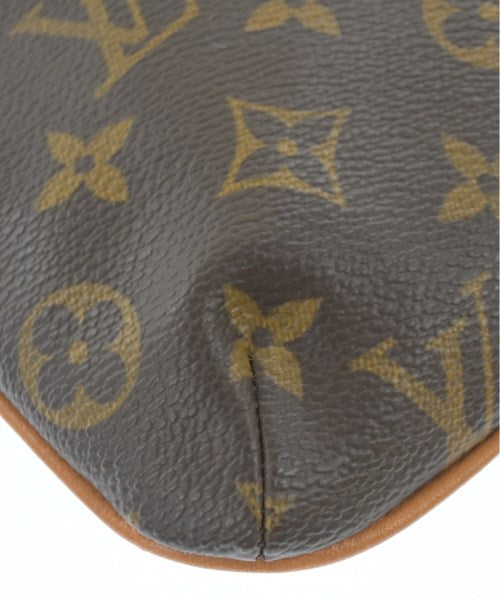 LOUIS VUITTON คลัตช์