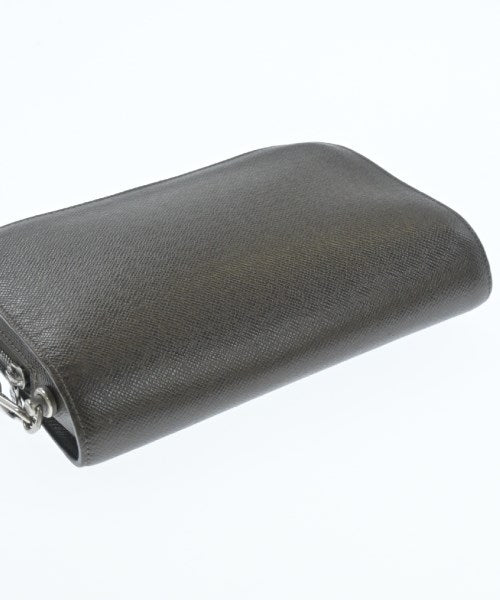 LOUIS VUITTON คลัตช์