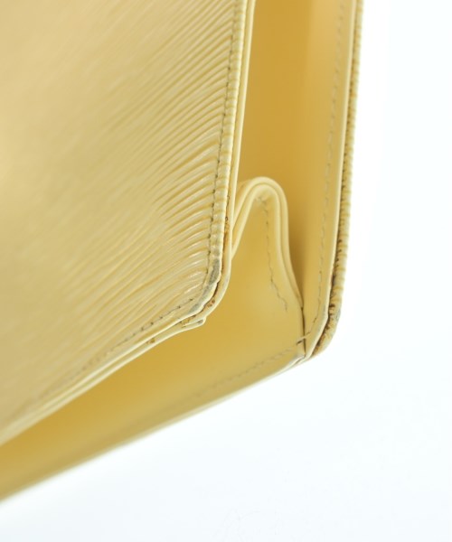 LOUIS VUITTON กระเป๋าสะพาย