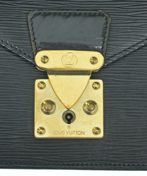 LOUIS VUITTON คลัตช์
