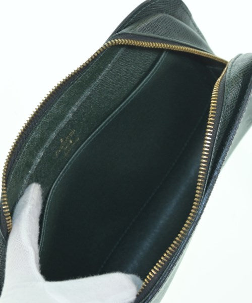 LOUIS VUITTON คลัตช์