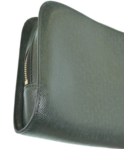 LOUIS VUITTON คลัตช์