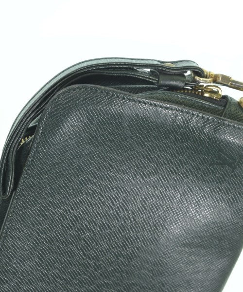 LOUIS VUITTON คลัตช์