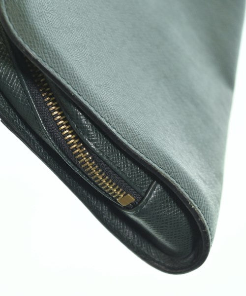 LOUIS VUITTON คลัตช์