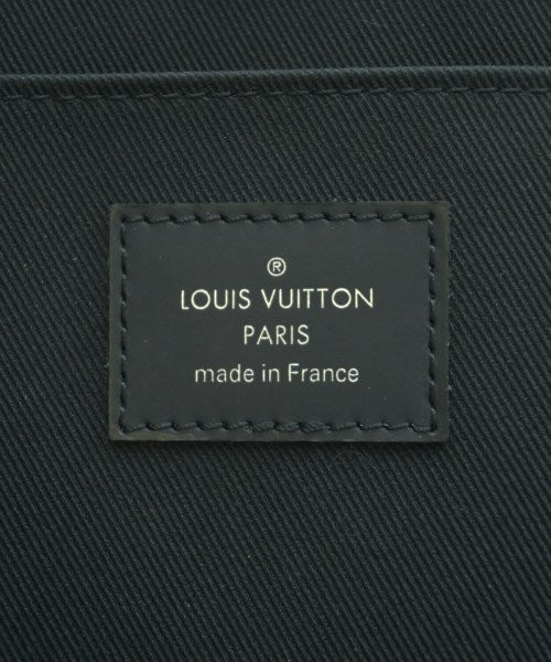 LOUIS VUITTON คลัตช์