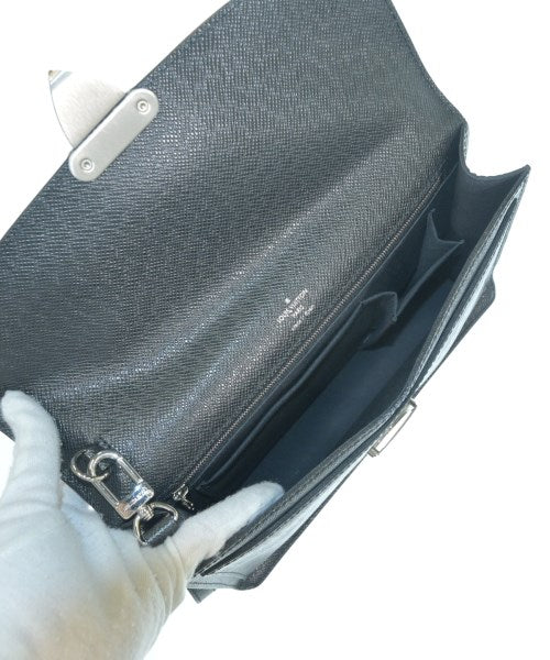 LOUIS VUITTON คลัตช์