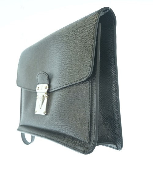 LOUIS VUITTON คลัตช์