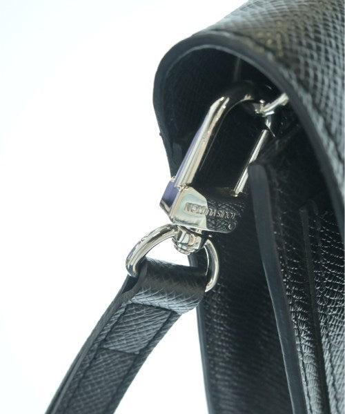 LOUIS VUITTON คลัตช์