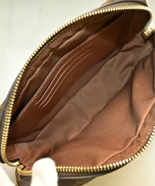 LOUIS VUITTON คลัตช์