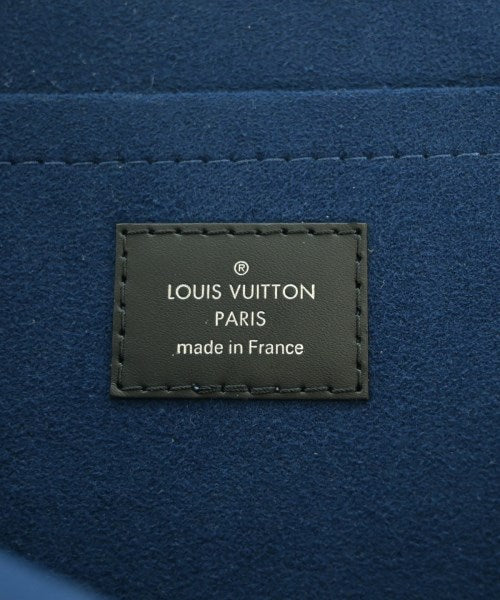 LOUIS VUITTON คลัตช์