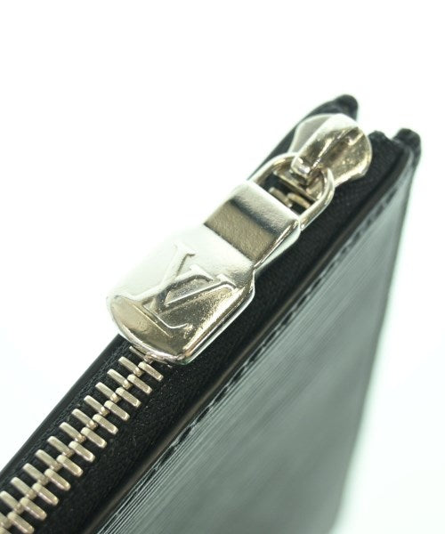 LOUIS VUITTON คลัตช์