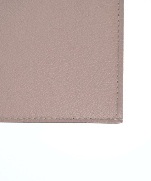 LOUIS VUITTON คลัตช์