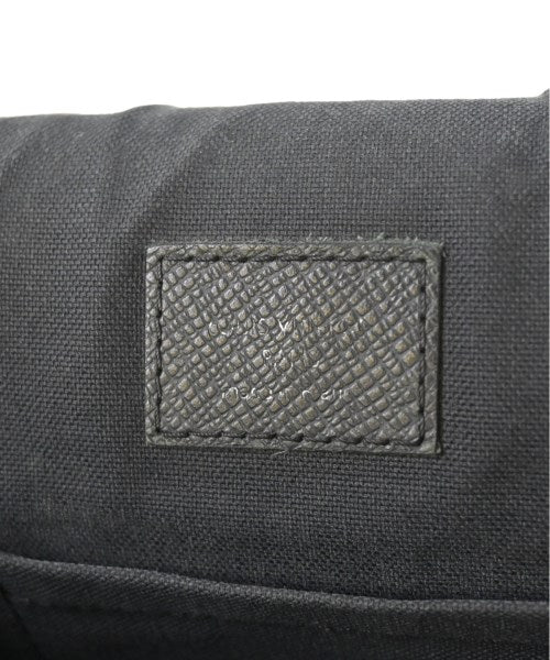 LOUIS VUITTON กระเป๋าสะพาย