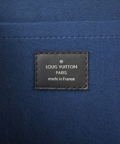LOUIS VUITTON คลัตช์