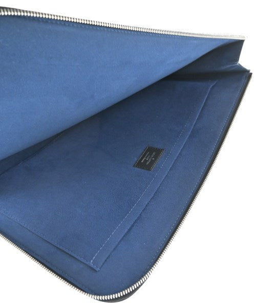 LOUIS VUITTON คลัตช์