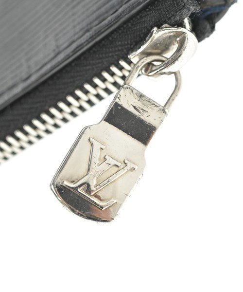 LOUIS VUITTON คลัตช์