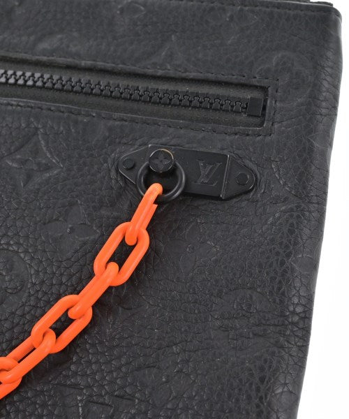 LOUIS VUITTON คลัตช์