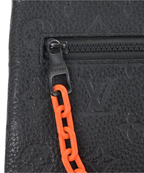 LOUIS VUITTON คลัตช์
