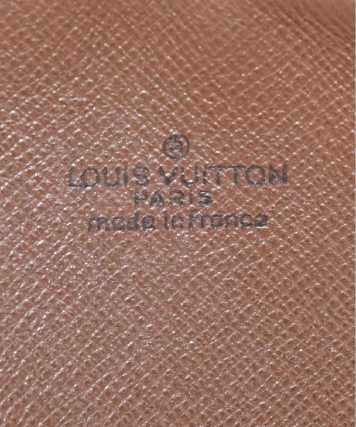 LOUIS VUITTON คลัตช์