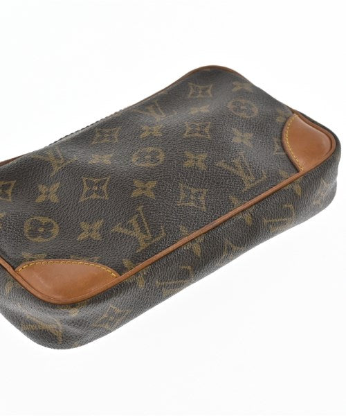 LOUIS VUITTON คลัตช์