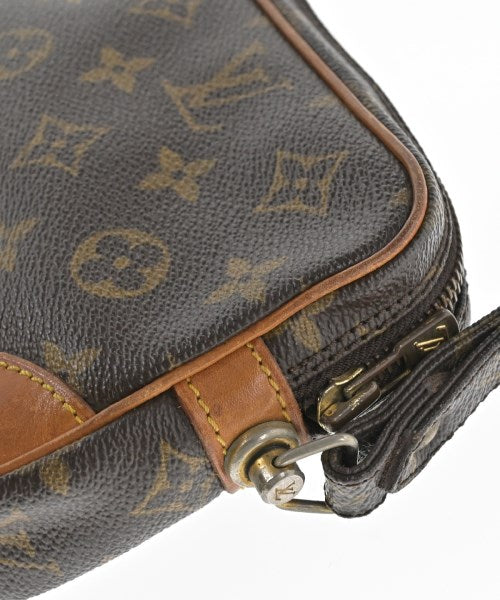 LOUIS VUITTON คลัตช์
