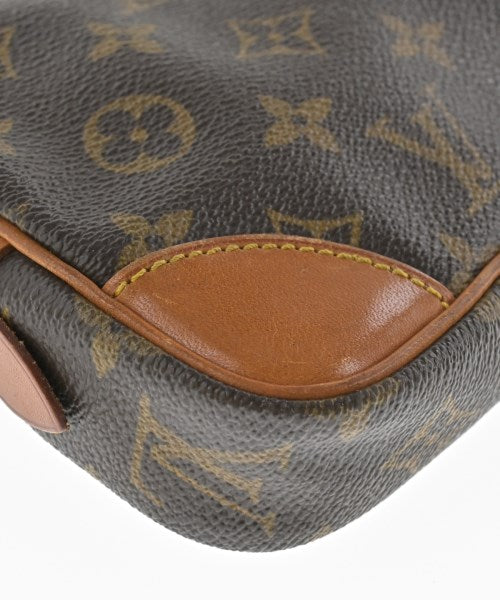 LOUIS VUITTON คลัตช์