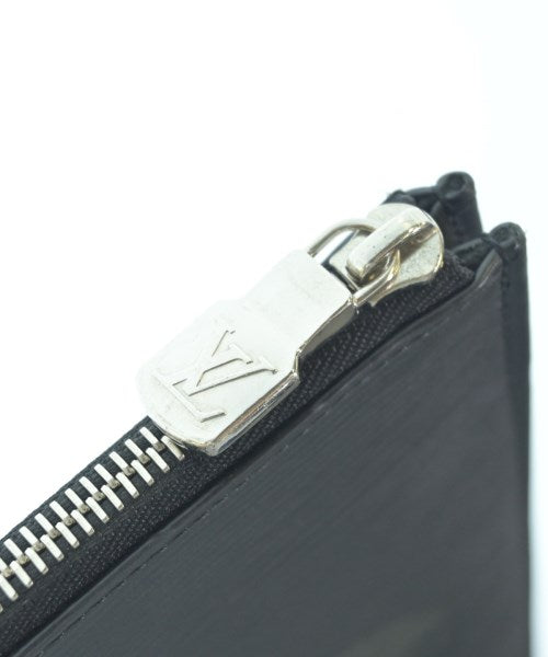 LOUIS VUITTON คลัตช์