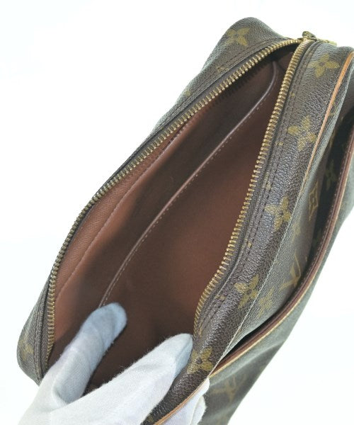 LOUIS VUITTON คลัตช์