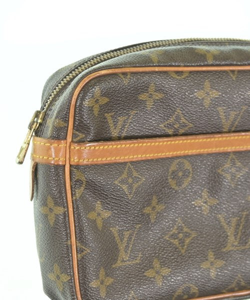 LOUIS VUITTON คลัตช์