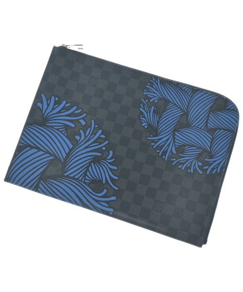 LOUIS VUITTON คลัตช์