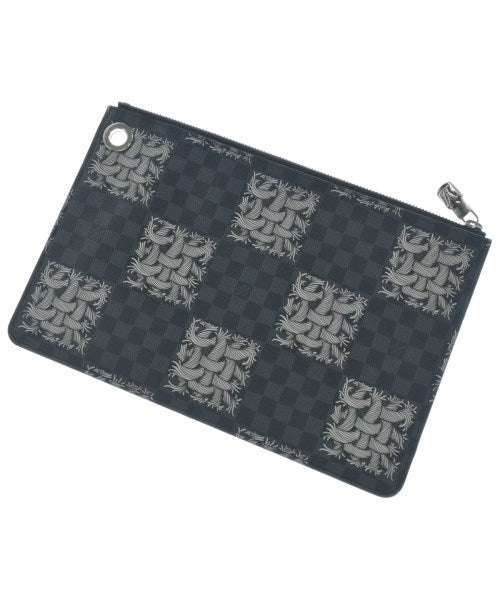 LOUIS VUITTON คลัตช์